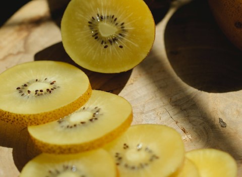 تصویر 4 از قیمت خرید کیوی طلایی رنگ + فروش ویژه